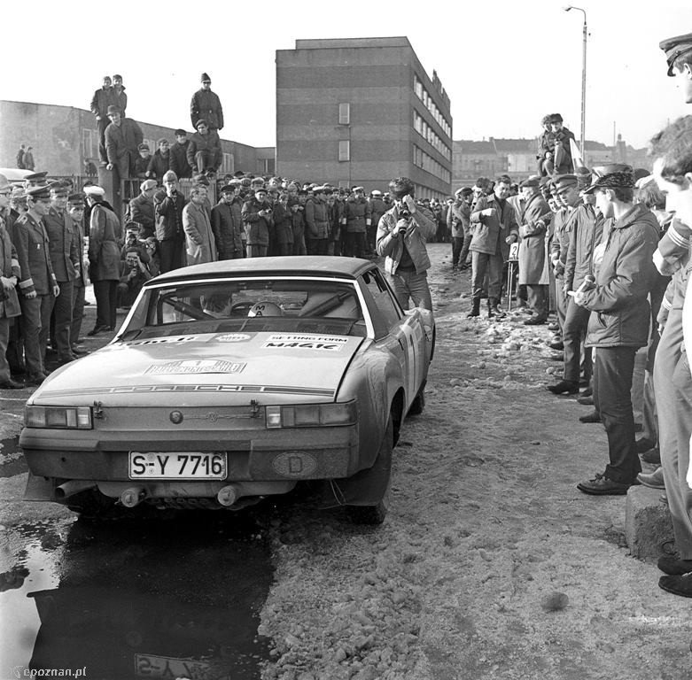 Rajd Monte Carlo 1971 - postój na Wildzie | fot. Facebook / Wilda w czasach PRL