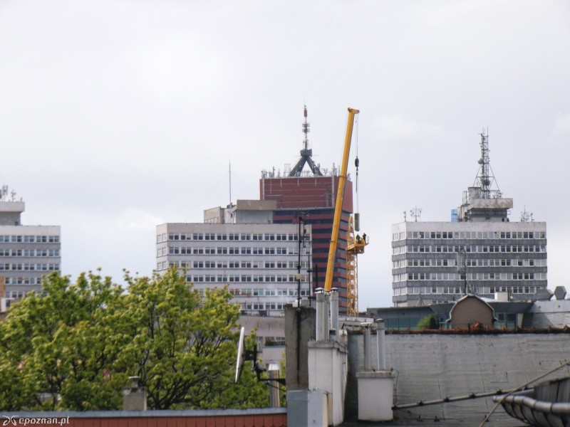 Montaż nowego dźwigu na budowie | fot. Rafał Leja