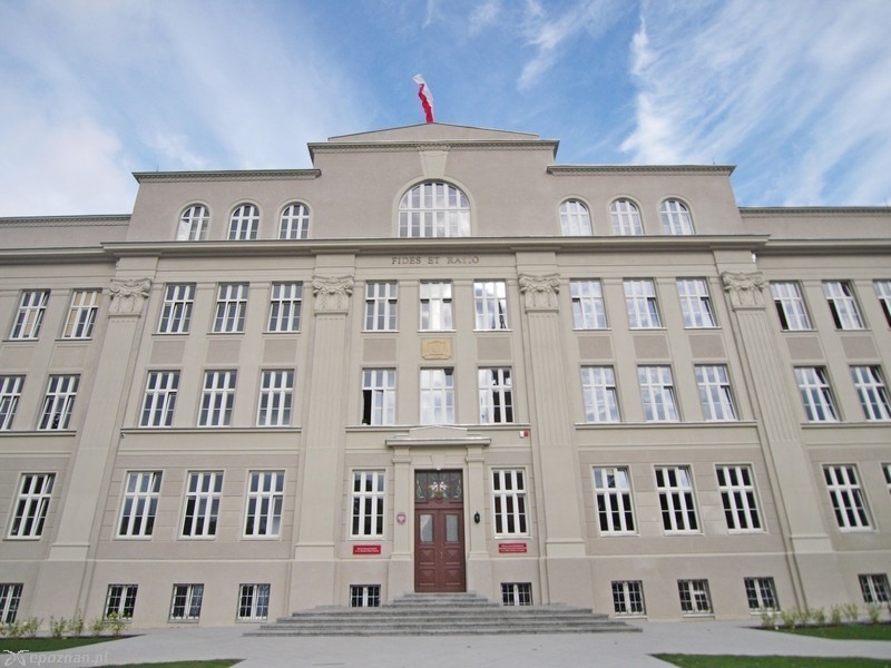 Były budynek VIII LO - dziś Gimnazjum Katolickie św. Stanisława Kostki | fot. Piotr Sagalara