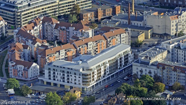 Nowy apartamentowiec przy ul. Garbary | fot. Aerofoto Kaczmarczyk