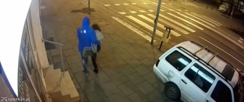 Jeden z forumowiczów epoznan.pl, podał w komentarzu link do profilu fb, który rzekomo miał należeć do osoby w niebieskiej kurtce.