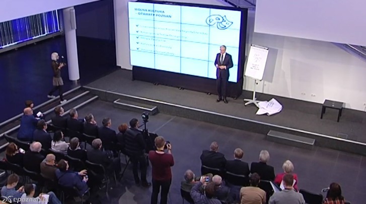 Jacek Jaśkowiak w trakcie grudniowej konferencji