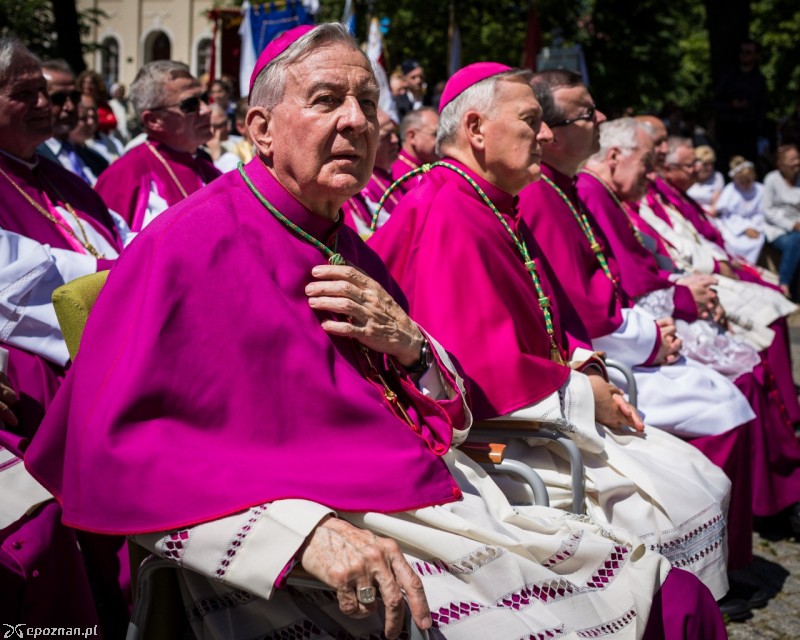 Abp Juliusz Paetz w trakcie ubiegłorocznego nabożeństwa po procesji Bożego Ciała w Poznaniu | fot. PAP/Marek Zakrzewski