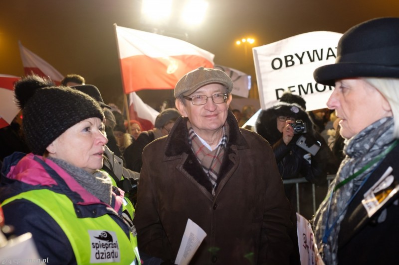 W manifestacji udział wziął między innymi Józef Pinior, legenda opozycji z czasów PRL | fot. Jakub Kaczmarczyk / PAP