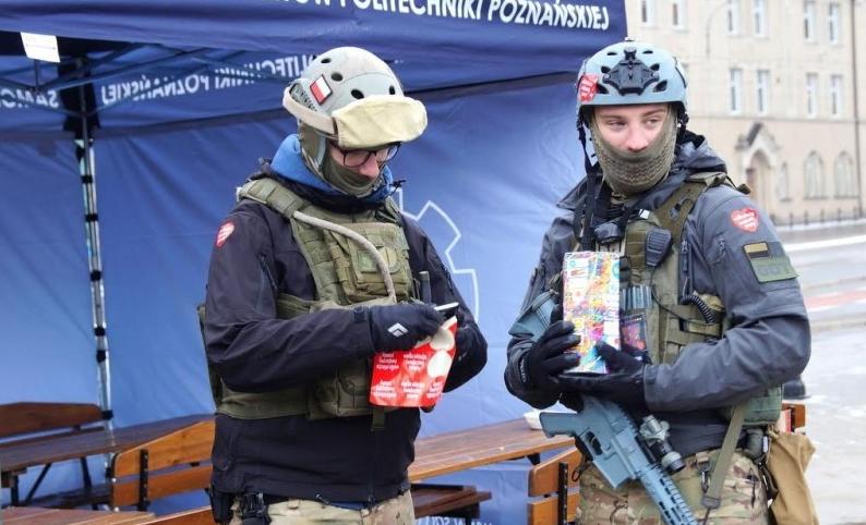 Wolontariuszy są tysiące, a incydentów na szczęście jedynie kilka | fot. Włodzimierz Hoppel