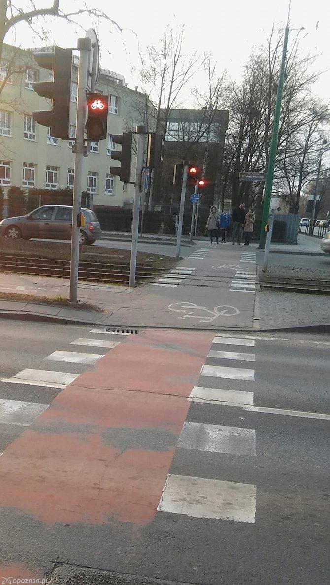 Przejazd przy skrzyżowaniu Przybyszewskiego/Szamarzewskiego | fot. czytelniczka