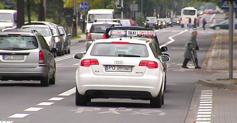 Bywa, że kierowcy aut osobowych ignorują informacje o buspasie