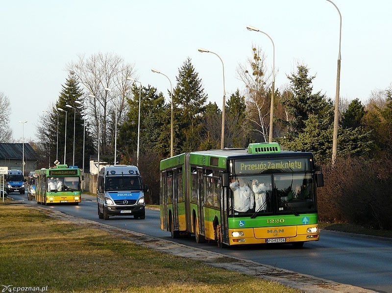Przewóz kibiców Legii Warszawa w 2015 roku | fot. poznanskie-autobusy.pl