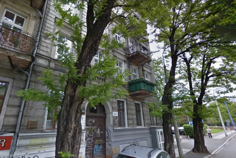 Małżeństwo mieszka w tej kamienicy | fot. Google Maps