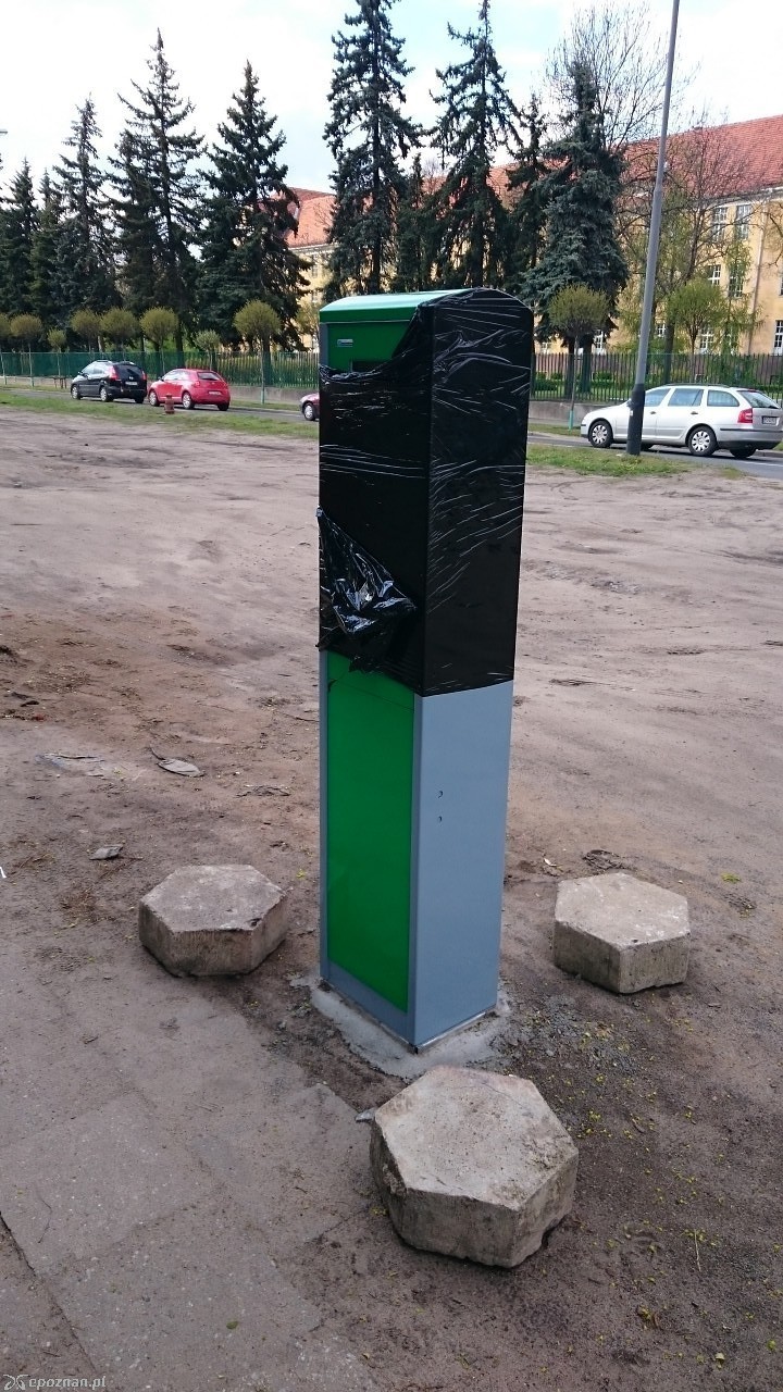 Parkomat na uczelnianym terenie przy ul. Wojska Polskiego | fot. Łukasz / archiwum