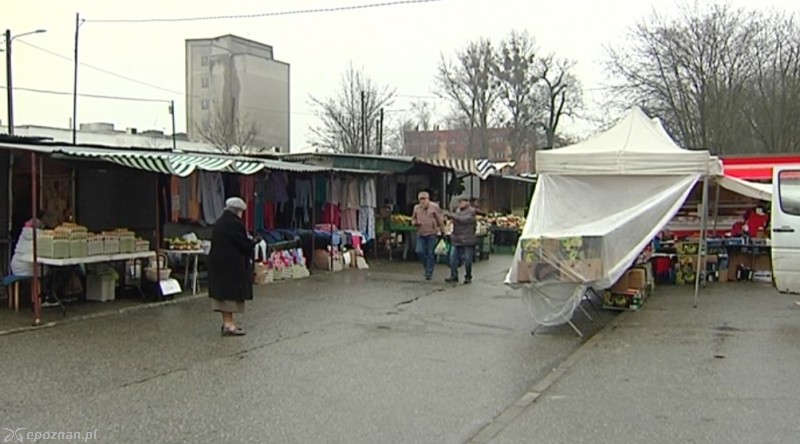 Trasa tramwajowa ma przebiegać przez rynek na Dębcu