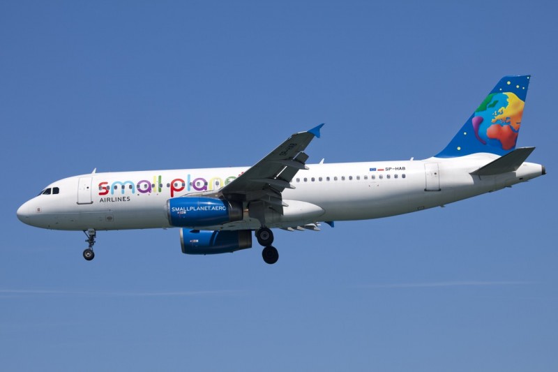 By Maarten Visser from Capelle aan den IJssel, Nederland - SP-HAB A320 Small Planet, CC BY-SA 2.0, https://commons.wikimedia.org/w/index.php?curid=26610710