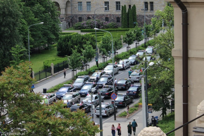 zdjęcie poglądowe, protest taksówkarzy z 2017 r., który zablokował miasto | fot. Jędrzej Gerwel