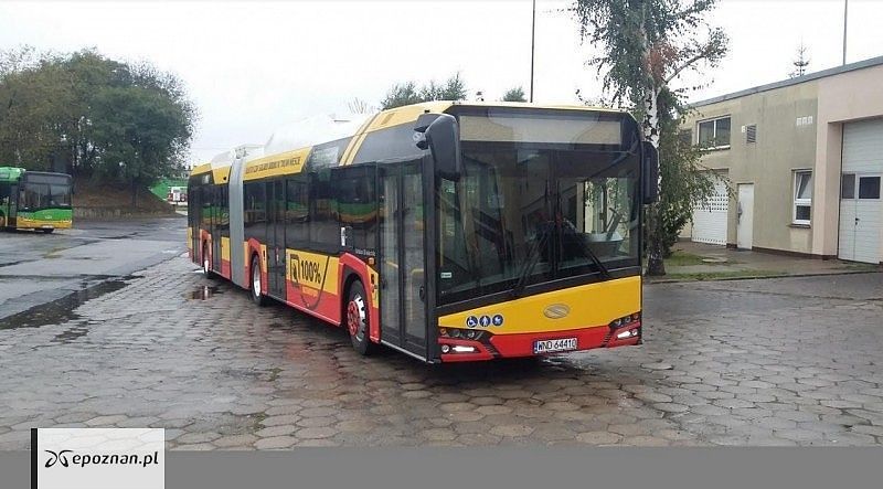 Elektryczny Solaris w warszawskich barwach | fot. MPK