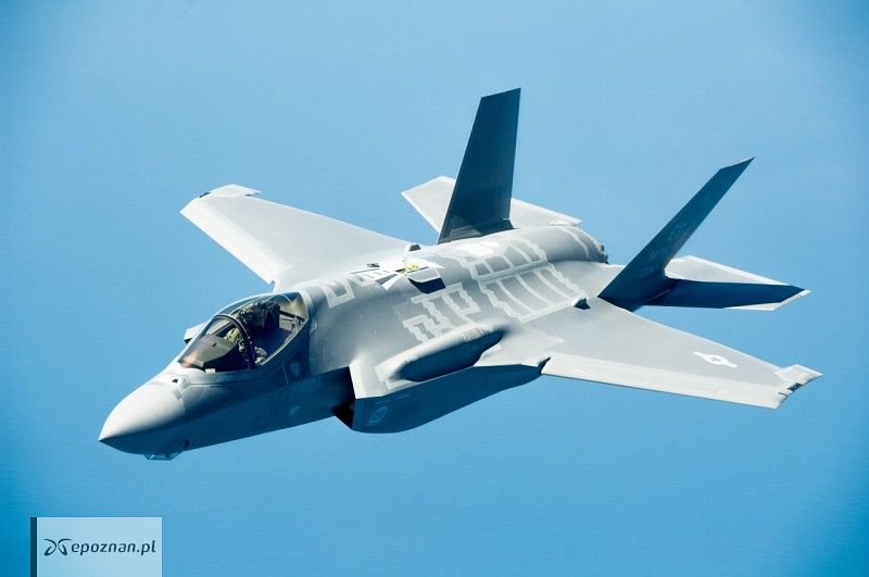fot. By MSgt John Nimmo Sr. - http://www.defenseimagery.mil/imageRetrieve.action?guid=90198a13655418c161d8c935961bc4bb302bc538&t=2, Domena publiczna, https://commons.wikimedia.org/w/index.php?curid=26519609