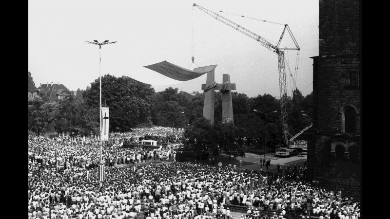 Uroczystość odsłonięcia pomnika 28 czerwca 1981 | fot. Marian Wojciechowski / CYRYL