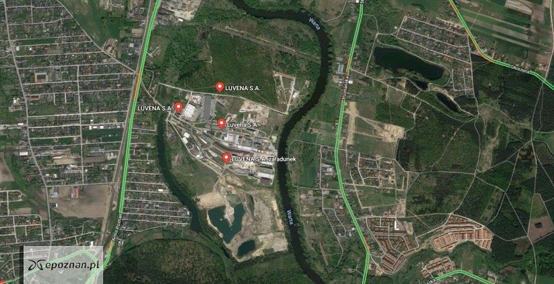 Most i droga do niego miałyby przebiegać przy północnej granicy zakładu Luvena | fot. Google Maps