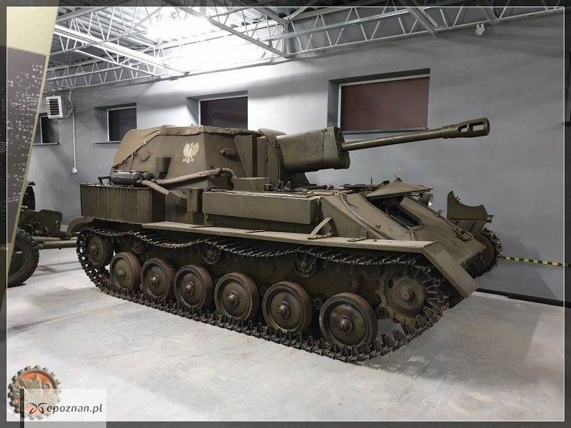 Jeden z eksponatów już w nowej siedzibie | fot. Muzeum Broni Pancernej w Poznaniu