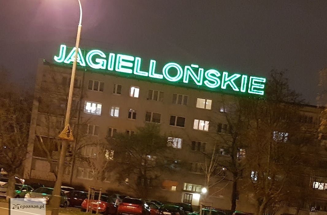 Neon bez napisu OSIEDLE | fot. czytelnik
