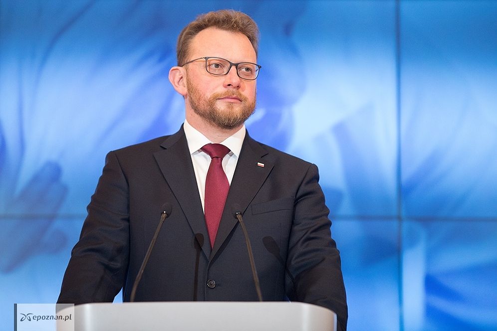 fot. By Kancelaria Prezesa Rady Ministrów - https://www.flickr.com/photos/premierrp/40120701012/in/photolist-Ew2aoF-248k5vh-KedmX4-Ew2aFz-248k5Fh-KedmMz-248k5Cm-Ew2ast, Public Domain, https://commons.wikimedia.org/w/index.php?curid=71022673