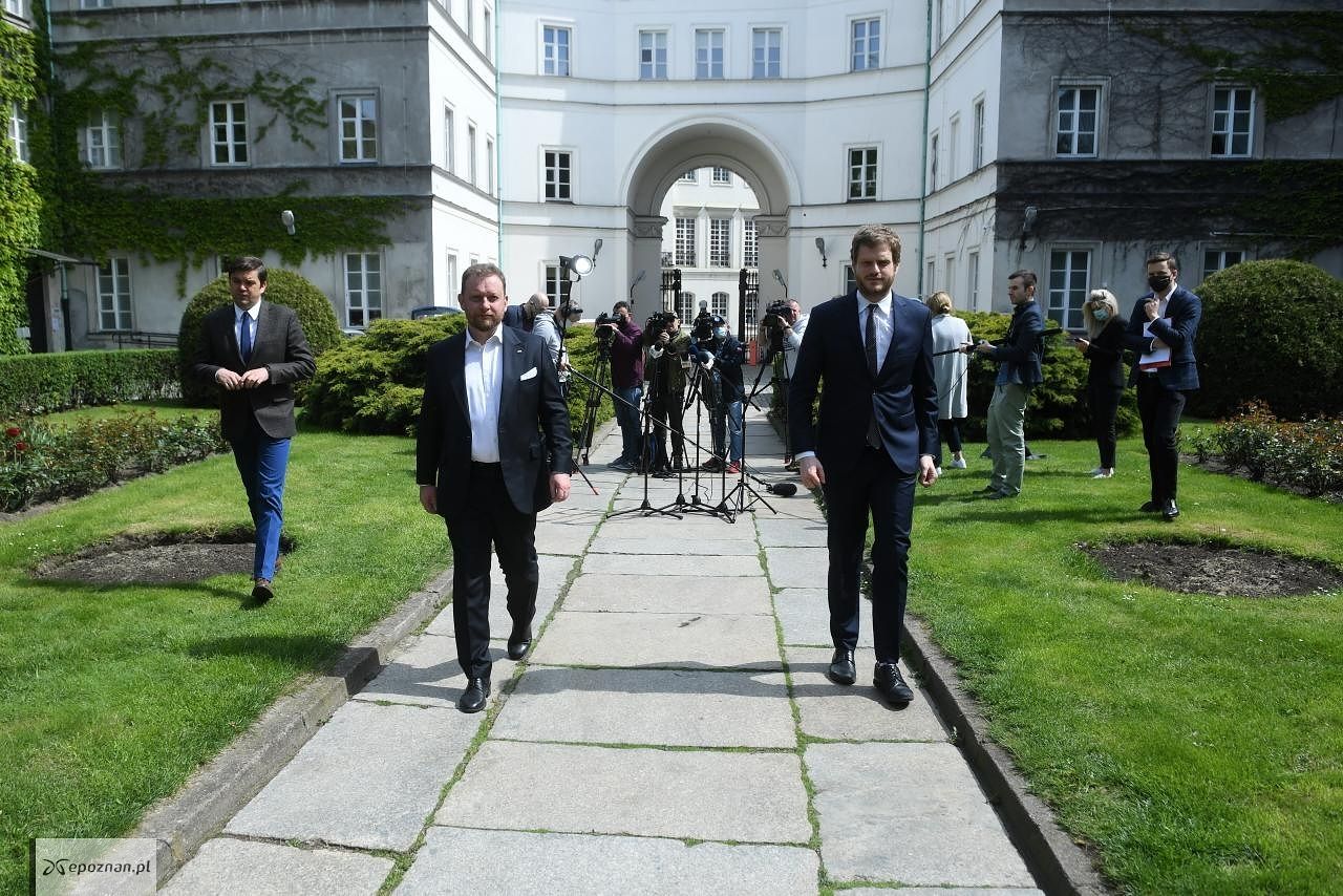 Janusz Cieszyński (po prawej) | fot. Radek Pietruszka, PAP