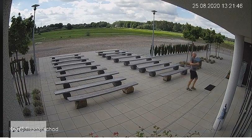 Skarbonę szybko udało się oddzyskać. Ksiądz przyniósł ją do kościoła. | fot. Archidiecezja Poznańska