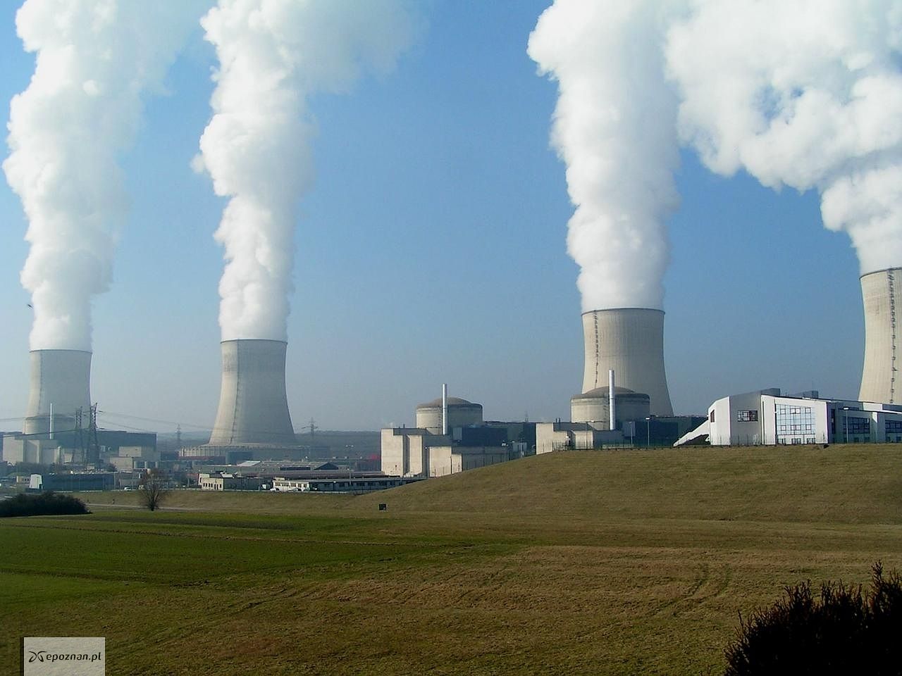 Jedna z elektrowni na terenie FRancji | fot. By Stefan Kühn - Praca własna, CC BY-SA 3.0, https://commons.wikimedia.org/w/index.php?curid=94202