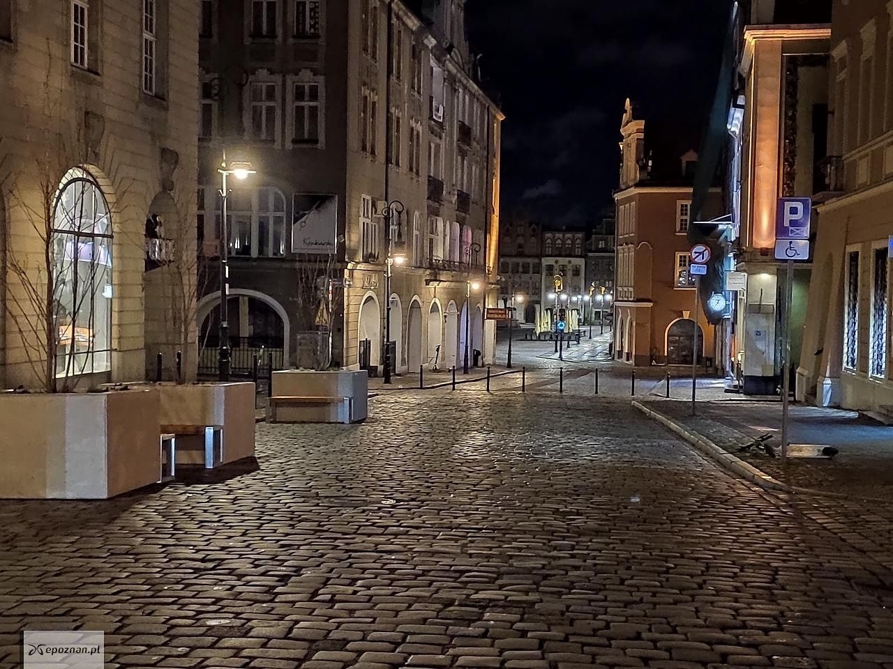 Stary Rynek podczas ubiegłorocznego lockdownu | fot. Czytelnik