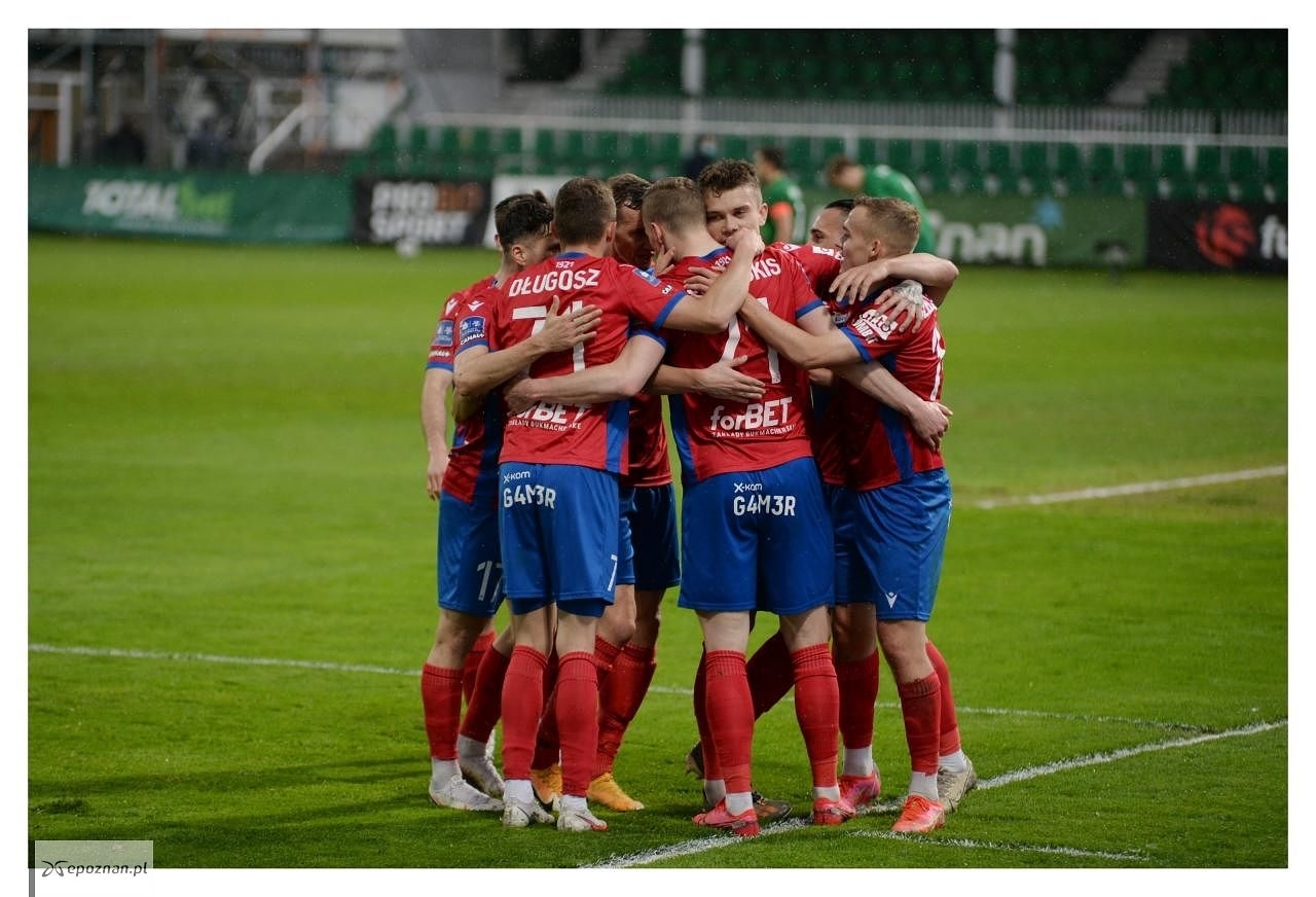 Zawodnicy Rakowa mają powody do radości | fot. Paweł Rosolski