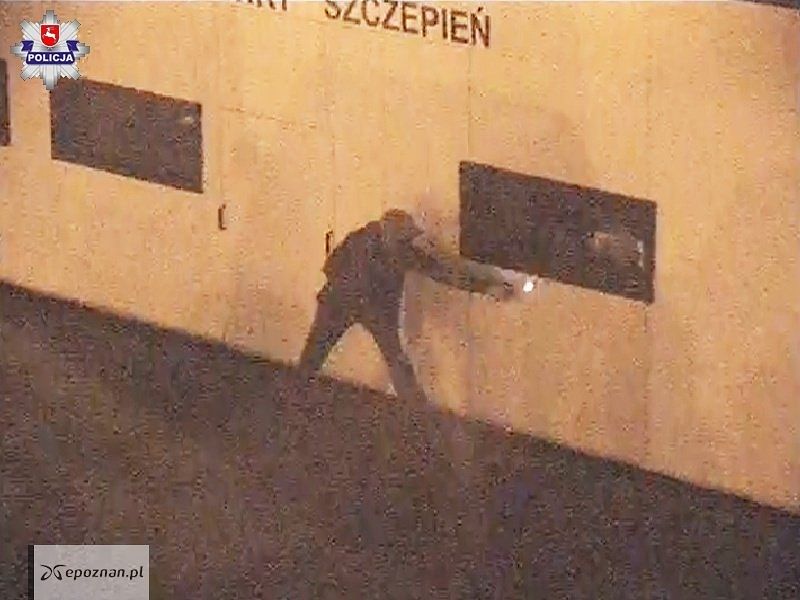 Próba podpalenia punktu szczepieńw Zamościu | fot. Lubelska policja