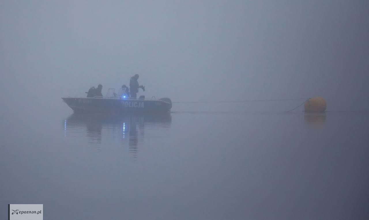 Akcja transportowania bomby na brzeg | fot. LT