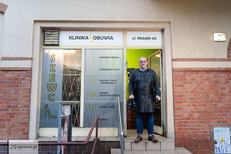 Szewc z ul. Matejki w Poznaniu. | fot. Bartłomiej Śnierzyński
