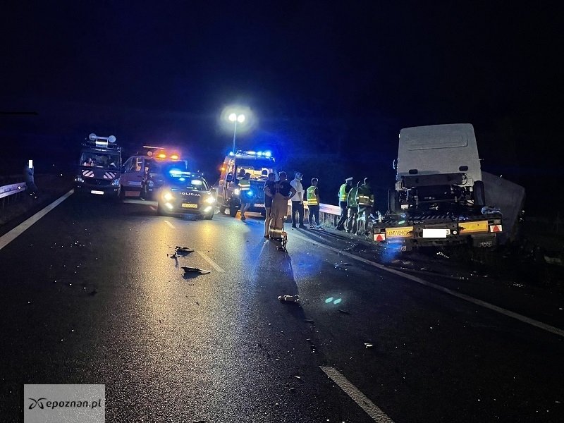 Wypadek na drodze ekspresowej S5 w okolicach Fałkowa. | fot. Komenda Powiatowa Policji w Gnieźnie