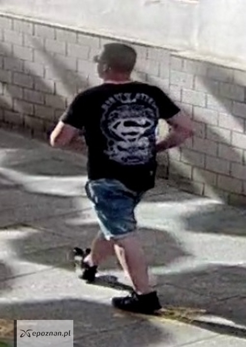 Wizerunek mężczyzny, który wypłacał w Lesznie pieniądze z oszustwa "na blika". | fot. Komenda Miejska Policji w Lesznie