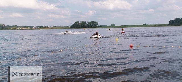 Akcja motorowodniaków w Niepruszewie. | fot. Czytelnik